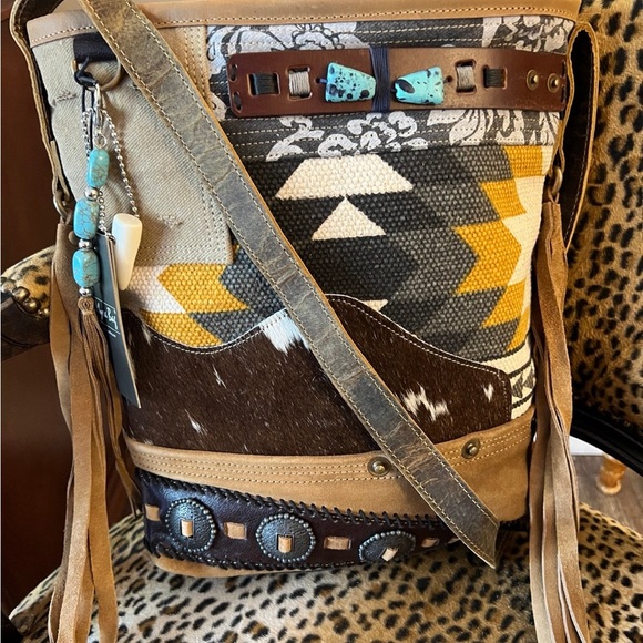 New Myra Concealed Western Boho Crossbody Bag Native American Design Fashion Bag - Picture 9 of 11